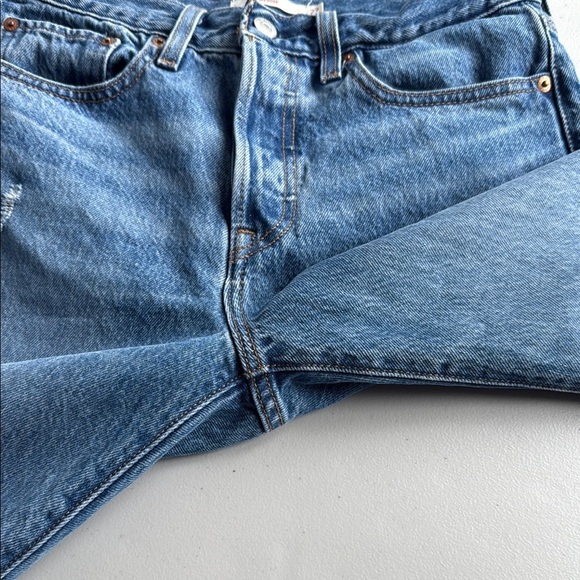 Levi's Wedgie Jeans Icon Fit High Rise Tapered Leg Light Wash - Picture 8 of 15